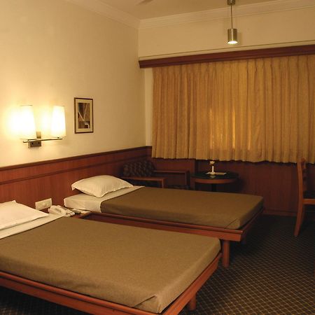 אחמדאבאד Hotel Skylon מראה חיצוני תמונה