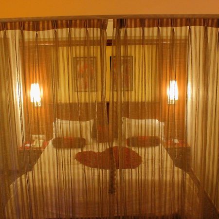 אחמדאבאד Hotel Skylon מראה חיצוני תמונה