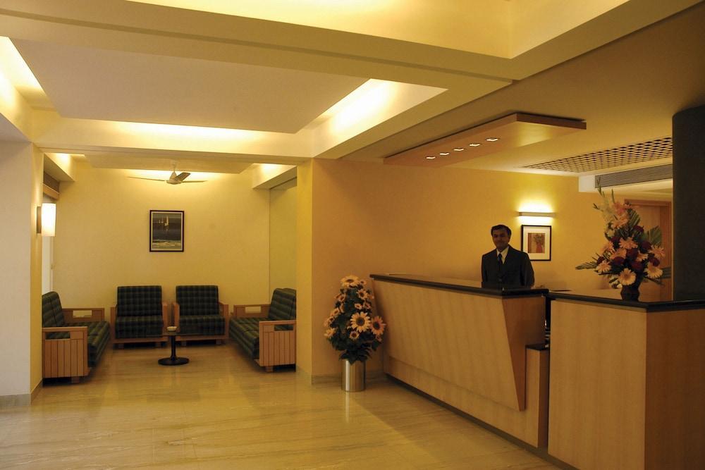 אחמדאבאד Hotel Skylon מראה חיצוני תמונה
