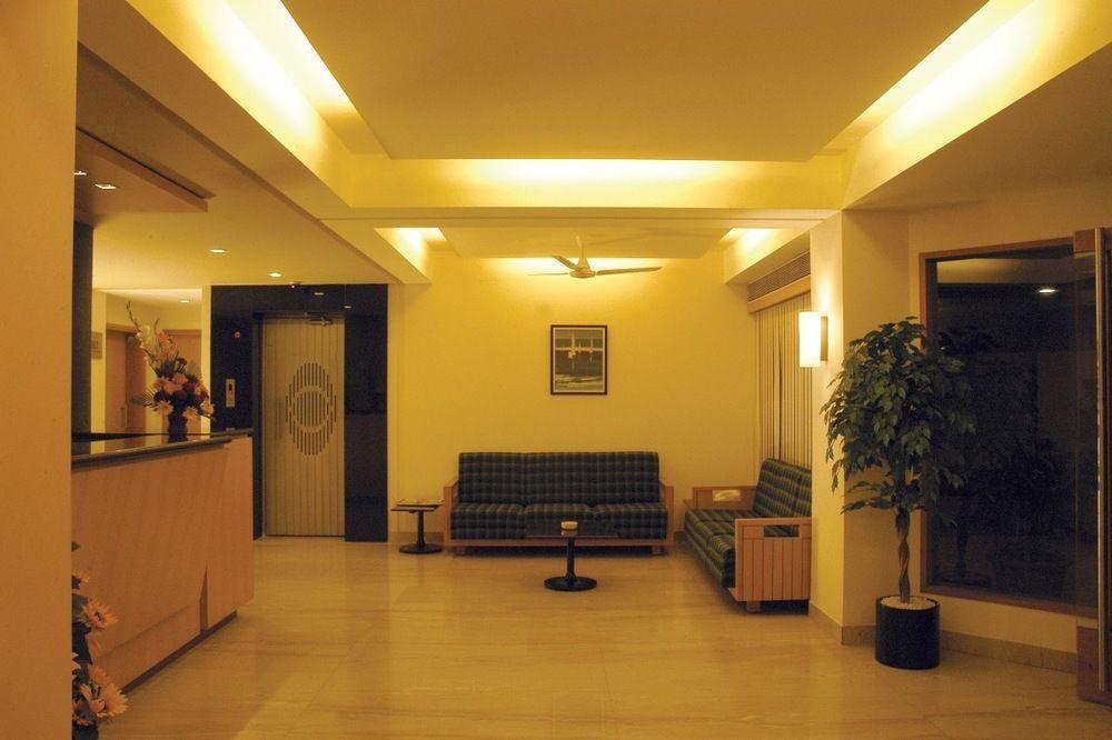 אחמדאבאד Hotel Skylon מראה חיצוני תמונה