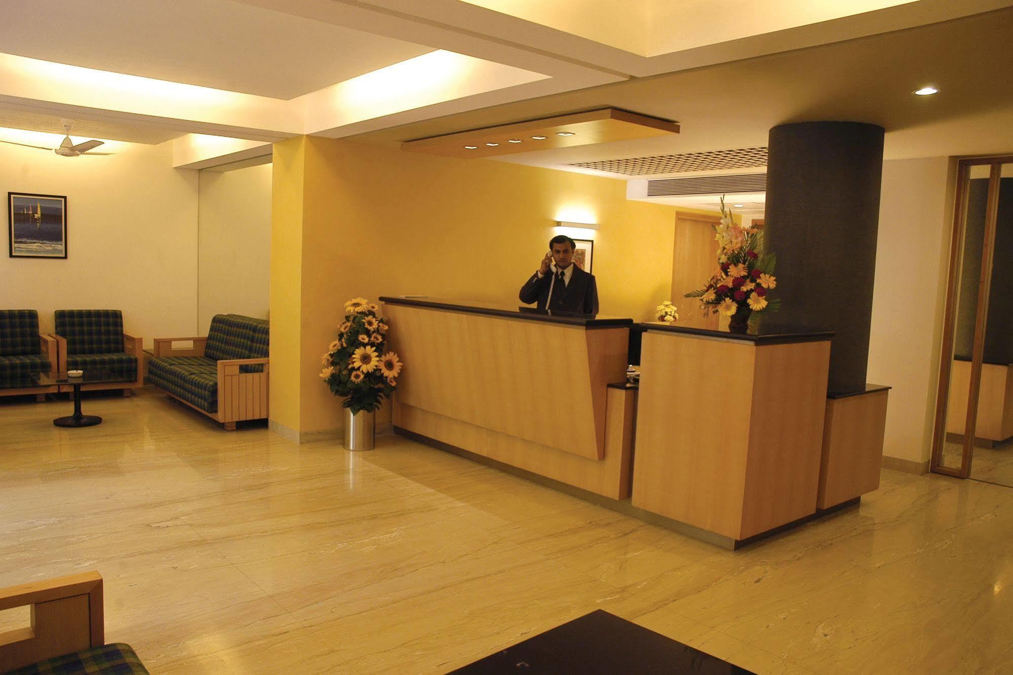 אחמדאבאד Hotel Skylon מראה חיצוני תמונה